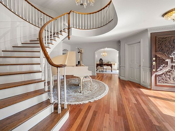 4th image of 286 Mayflower Cir