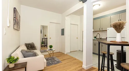 215 W 109th St #1E Photo 1 215 W 109th St #1E Photo 1