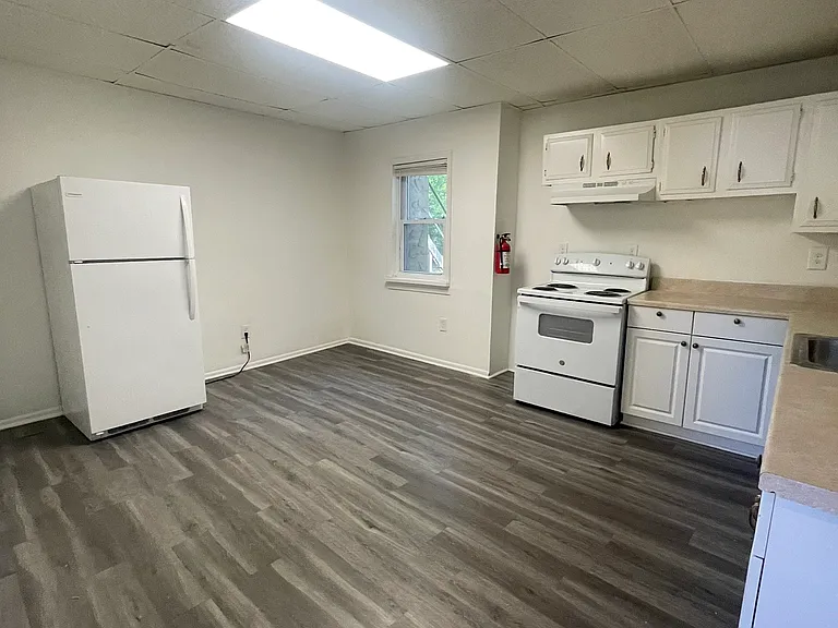 159 Cross Keys Rd #E — Photo 10