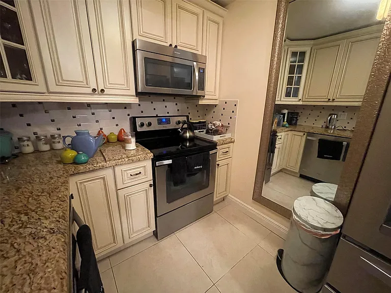 6407 Bay Club Dr #1 — Photo 10