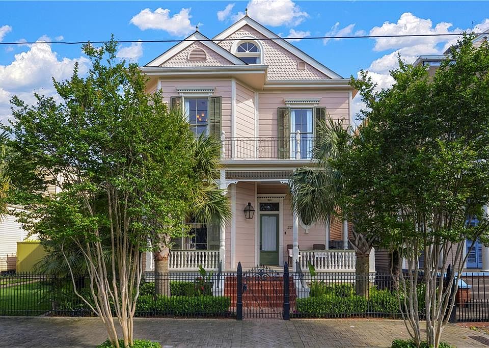 1st image of 221-23 Pelican Ave