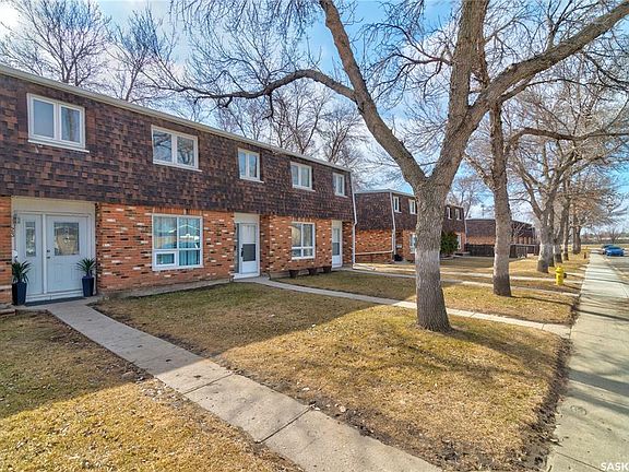 3rd image of 25 Spruceview ROAD