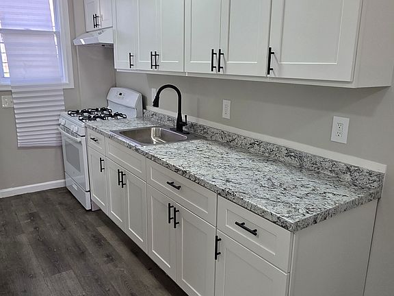 3rd image of 719 N Belnord Ave