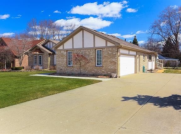 4th image of 32042 Di Stefano Ct