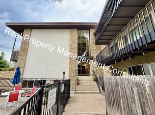 4511 Headwood Dr APT 6, Kansas City, MO 64111
