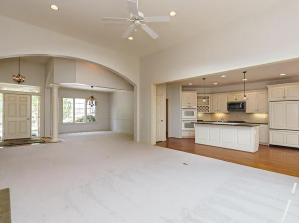 8065 Campbell Ln, Dublin, OH 43017