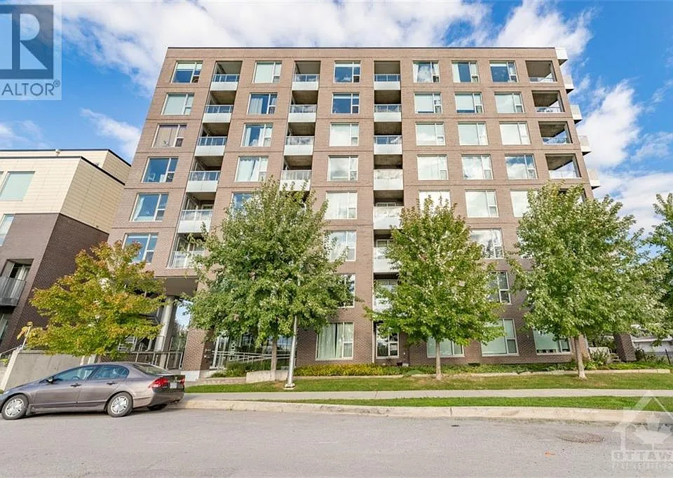 300C Lett St #422