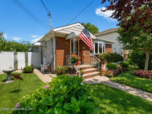 95 Park St, Staten Island, NY 10306