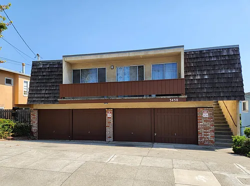 3430 Laguna Ave #B Photo 1