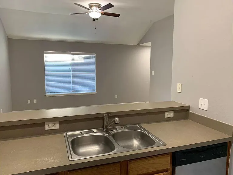 1718 Tina Marie Rd #B — Photo 5