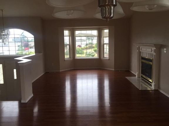 2nd image of 5520 23rd Ave NE