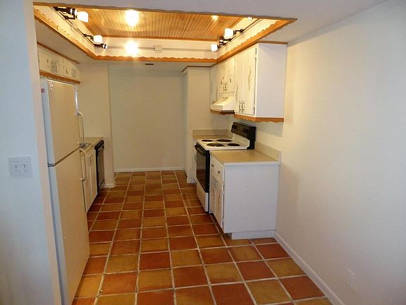 GALLEY STYLE KITCHEN