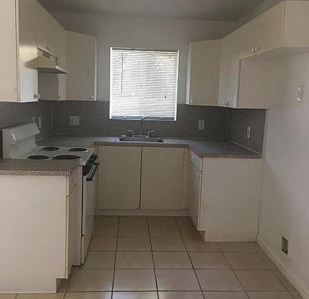 3rd image of 13956 NE 2nd Ave #1D
