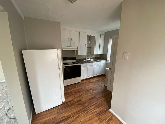 3rd image of 2231 Parkwood Ave
