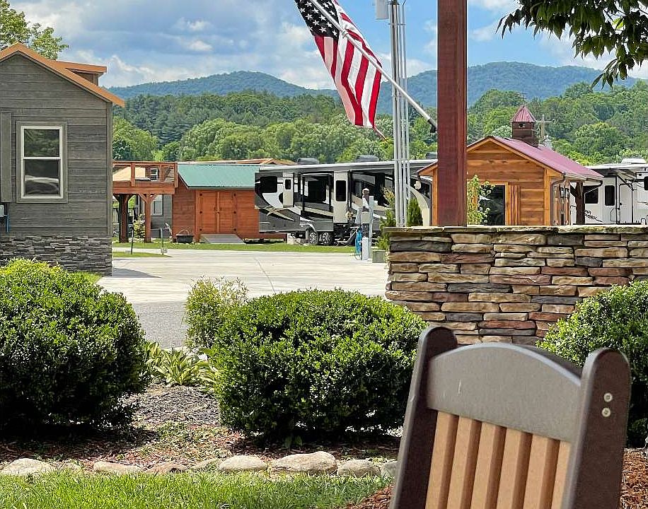 1st image of 84 Circle Back Ln