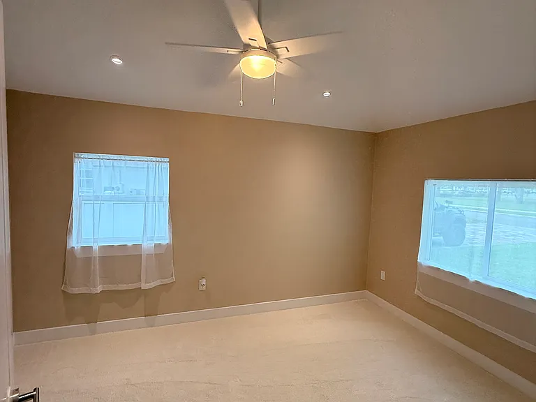 238 N Main St — Photo 11