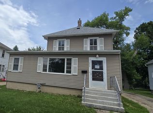 922 White St, Jackson, MN 56143