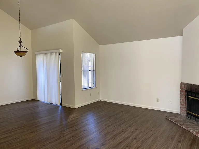 1809 La Corunna Pl #A — Photo 14