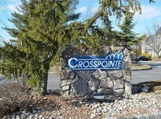274 Crosspointe Dr, East Brunswick, NJ 08816