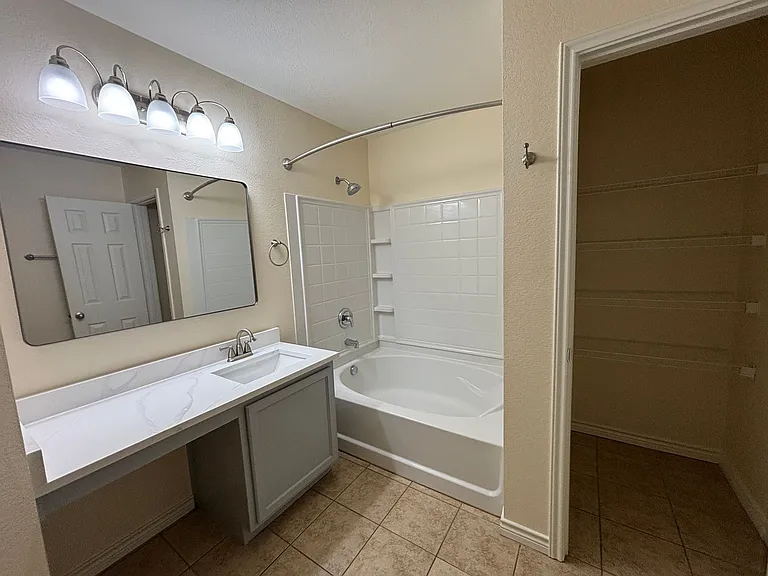 8119 Lost Canyon Trl — Photo 23
