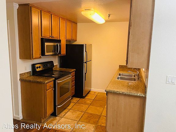 4th image of 880 E Fremont Ave APT 303