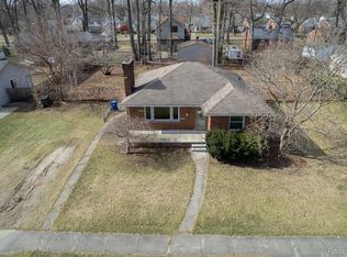 9575 Leverne, Redford, MI 48239