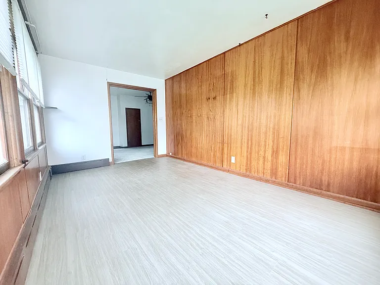 601 Clark St — Photo 7