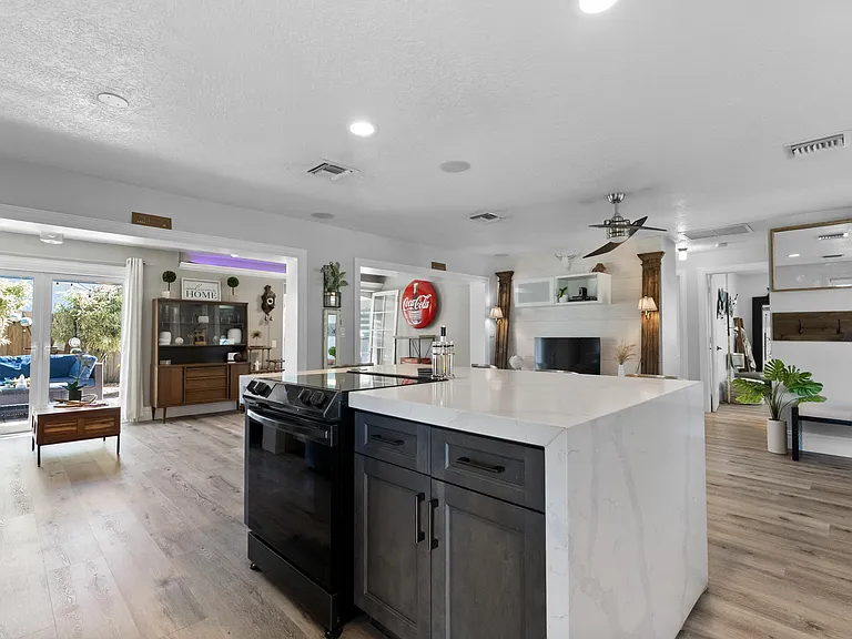 1605 Treemont Ave — Photo 11