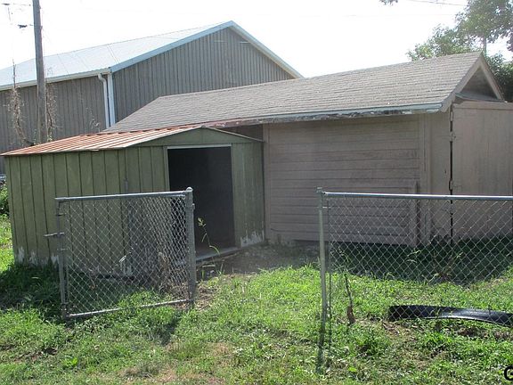 2nd image of 943 W Military Ave