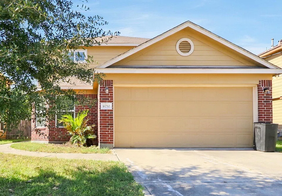 16750 Warbler Dr