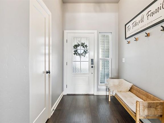 4th image of 906 Mount Irving Way