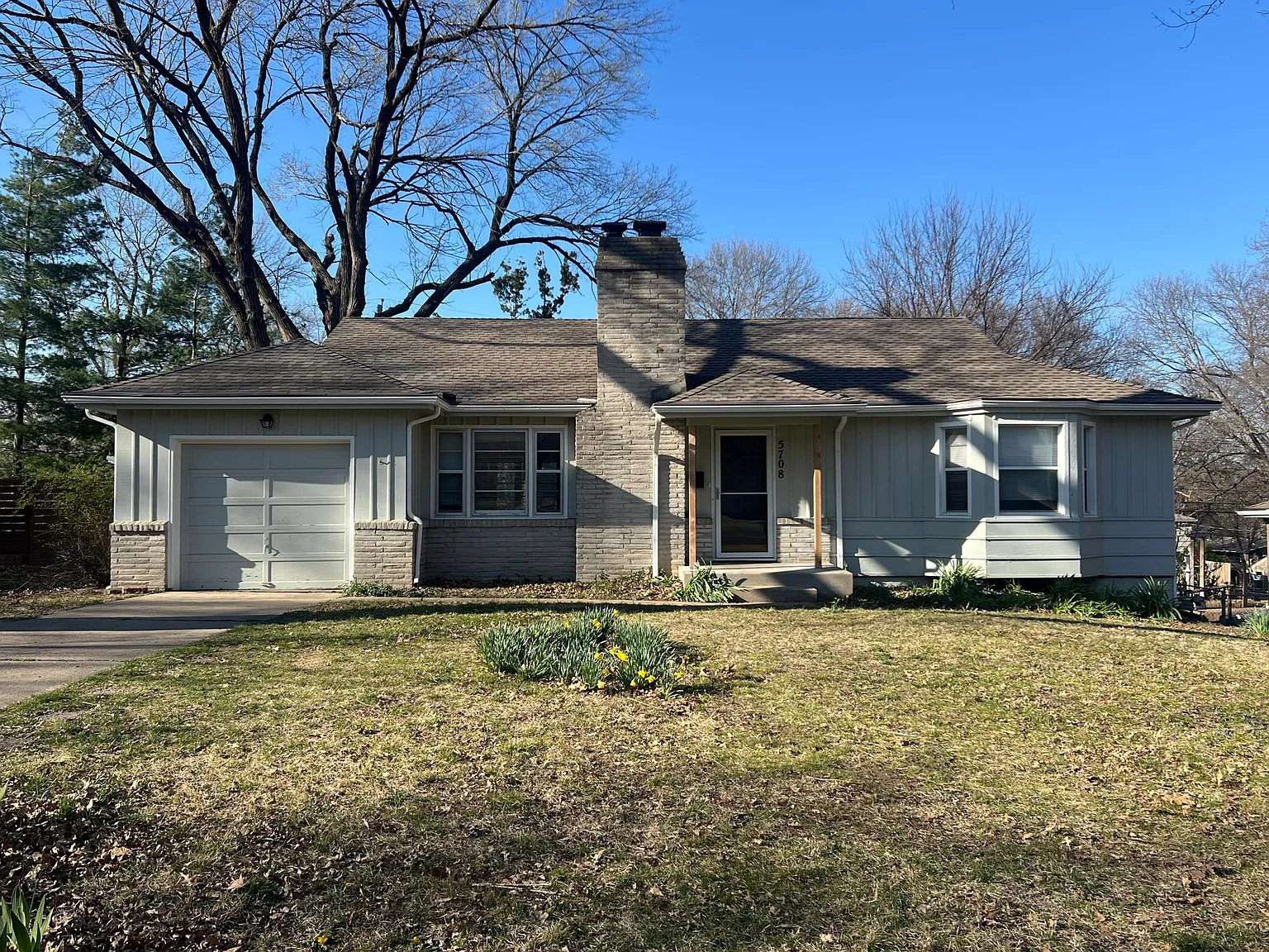 3 bed, 1200 sqft, $2,850 — Photo 1