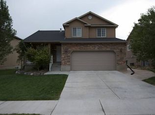 10501 N Sugarloaf Dr, Cedar Hills, UT 84062