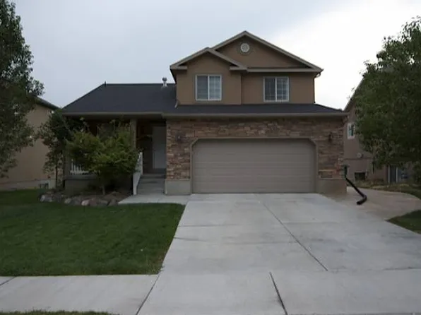 10501 N Sugarloaf Dr, Cedar Hills, UT 84062