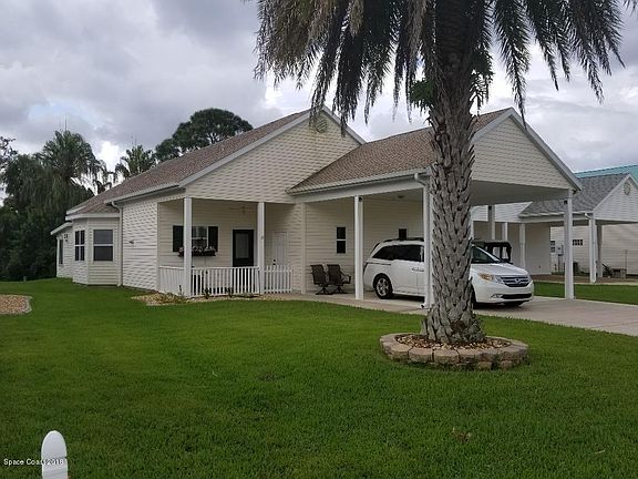 2nd image of 722 Plantation Dr