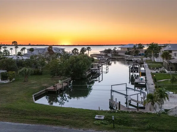 363 Oak St, Englewood, FL 34223