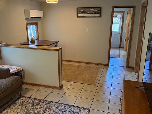5th image of 1722 Red Hill Rd