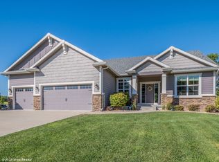1529 Prairie Ridge Dr, Polk City, IA 50226