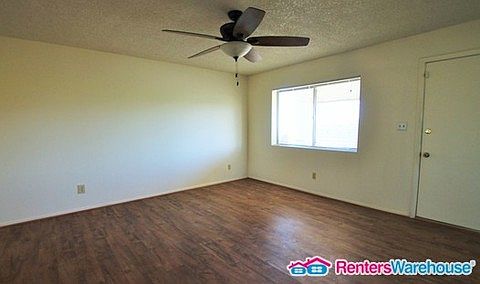 4th image of 11334 W Miami Ave