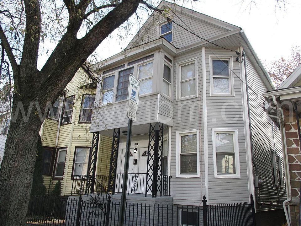 2nd image of 856 Bond St #1