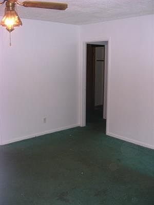 5th image of 693 Oakdale Dr
