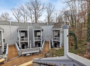 10108 Iron Mill Rd, North Chesterfield, VA 23235