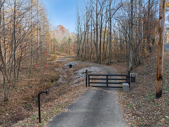 33rd image of 7340 Bradford Rd