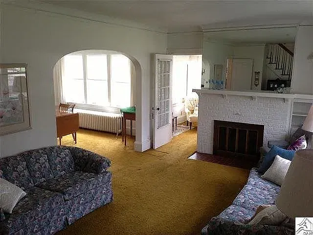4 bed, 2066 sqft, $2,380 — Photo 2
