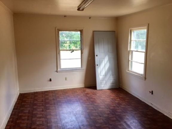 5th image of 3800 Norris Ave