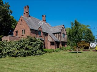 22 Wells St, Westerly, RI 02891