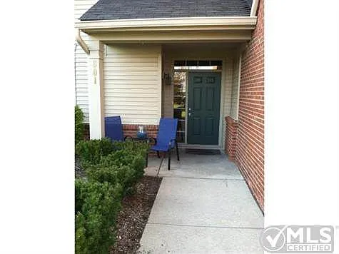 601 Abbington Ct photo 1