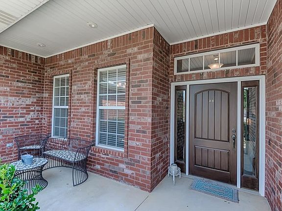 2nd image of 1050 Tarah Knolls Cir