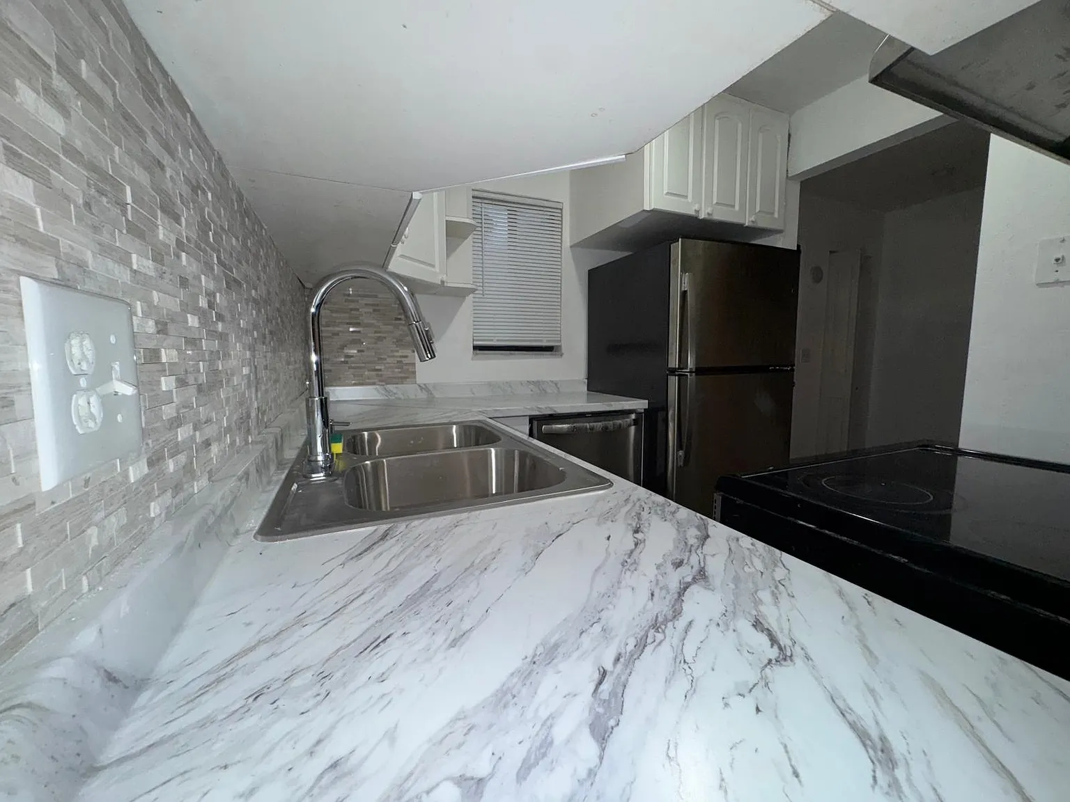 2 bed, $1,525 — Photo 2