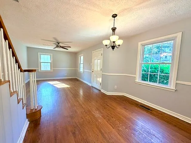 4 bed, 2.0 bath, 1705 sqft, $1,200 — Photo 4
